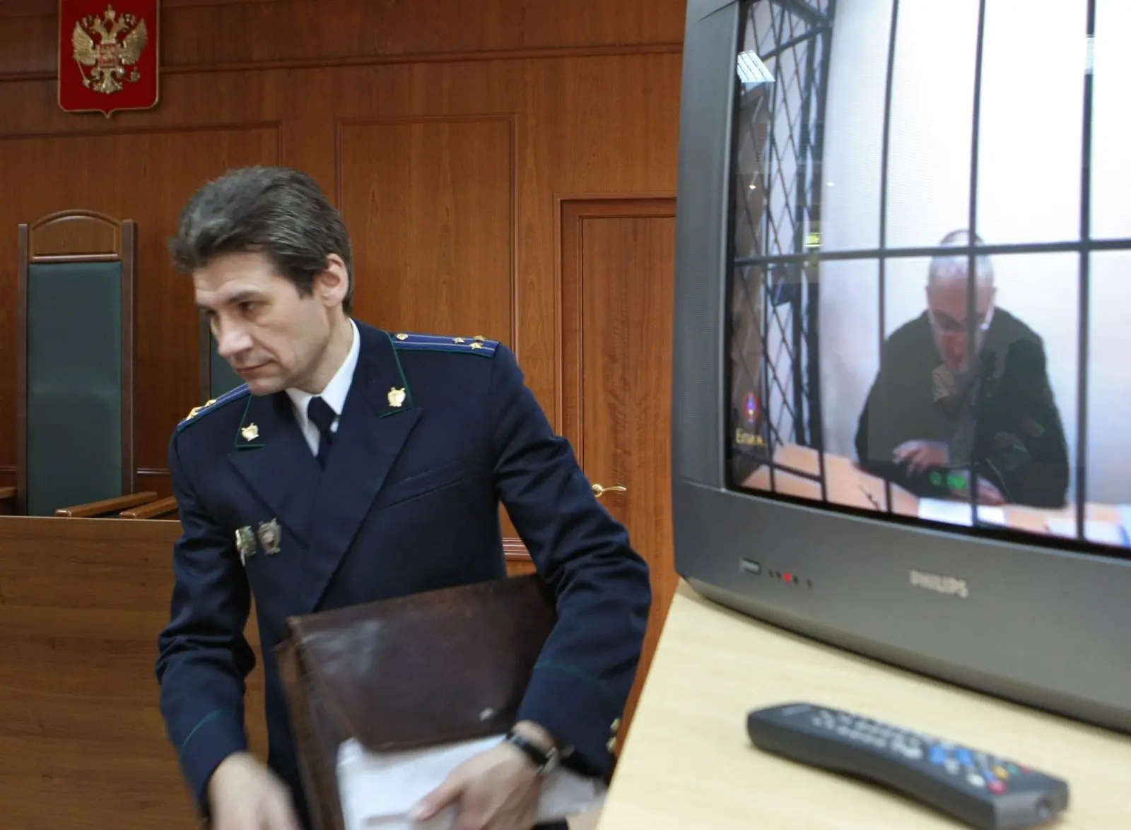 Прокурор Валерий  Лахтин,  жертва допросов Владимира  Переверзина,  Михаила  Ходорковского  и Платона  Лебедева