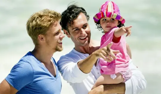 Выросшая в гей-семье канадка рассказала, почему ЛГБТ-лобби угрожает традиционным ценностям - Совершенно Секретно Выросшая в гей-семье канадка рассказала, почему ЛГБТ-лобби угрожает традиционным ценностям - Совершенно Секретно