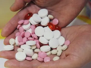 РАЗВЕЛИ ТУТ БАДСТВО - Совершенно Секретно РАЗВЕЛИ ТУТ БАДСТВО - Совершенно Секретно