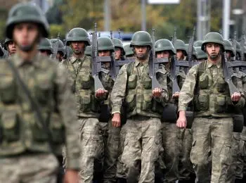 ЭТО ВОЙСКО ФЕСКАМИ НЕ ЗАКИДАЕШЬ - Совершенно Секретно ЭТО ВОЙСКО ФЕСКАМИ НЕ ЗАКИДАЕШЬ - Совершенно Секретно