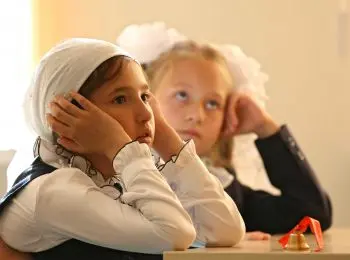 СЦЕПИЛИСЬ ЯЗЫКАМИ - Совершенно Секретно СЦЕПИЛИСЬ ЯЗЫКАМИ - Совершенно Секретно