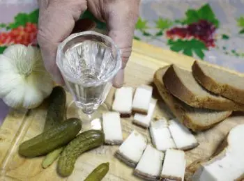 5 рецептов праздничной водки - Совершенно Секретно 5 рецептов праздничной водки - Совершенно Секретно