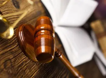 20 СУДОВ ЗА 20 ГЕКТАРОВ - Совершенно Секретно 20 СУДОВ ЗА 20 ГЕКТАРОВ - Совершенно Секретно