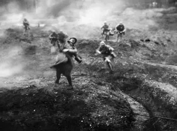 САМОЛЕТ ПРОТИВНИКА ВЫПУСТИЛ ГАЗ ЖЕЛТО-ГОЛУБОГО ЦВЕТА - Совершенно Секретно САМОЛЕТ ПРОТИВНИКА ВЫПУСТИЛ ГАЗ ЖЕЛТО-ГОЛУБОГО ЦВЕТА - Совершенно Секретно