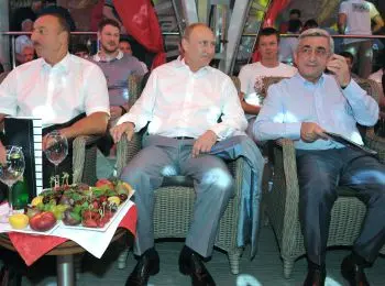 АБРИКОСЫ ЕЩЕ НЕ СОЗРЕЛИ - Совершенно Секретно АБРИКОСЫ ЕЩЕ НЕ СОЗРЕЛИ - Совершенно Секретно