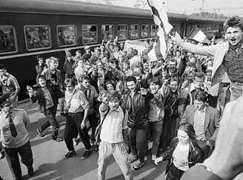 Из жизни легендарных футбольных фанатов 1980-х - Совершенно Секретно Из жизни легендарных футбольных фанатов 1980-х - Совершенно Секретно