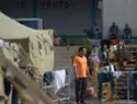 В палаточном лагере для мигрантов в Гольяново осталось 327 человек