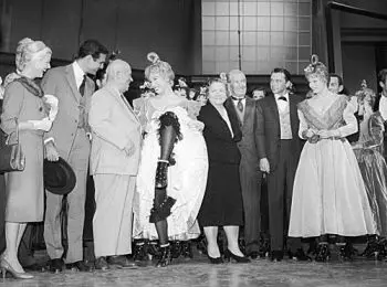 Женщины в коротких штанишках - Совершенно Секретно Женщины в коротких штанишках - Совершенно Секретно