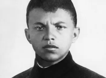 ПОДВИГ ПОД ПСЕВДОНИМОМ - Совершенно Секретно ПОДВИГ ПОД ПСЕВДОНИМОМ - Совершенно Секретно