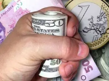 РОССИЯНЕ ПЕРЕКЛАДЫВАЮТ ДЕПОЗИТЫ В ВАЛЮТУ - Совершенно Секретно РОССИЯНЕ ПЕРЕКЛАДЫВАЮТ ДЕПОЗИТЫ В ВАЛЮТУ - Совершенно Секретно