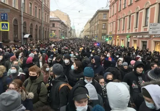 Почему люди выходят нa улицы - Совершенно Секретно