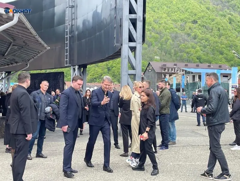 Sochi-prostilis-s-generalnym-direktorom-kurorta-Krasnaya-Polyana-Andreem-Krukovskim.jpg Sochi-prostilis-s-generalnym-direktorom-kurorta-Krasnaya-Polyana-Andreem-Krukovskim.jpg