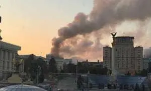 На фоне ударов по Киеву Трамп пригрозил санкциями против РФ На фоне ударов по Киеву Трамп пригрозил санкциями против РФ