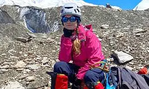 Погибла застрявшая на самой опасной горе Киргизии российская альпинистка Погибла застрявшая на самой опасной горе Киргизии российская альпинистка