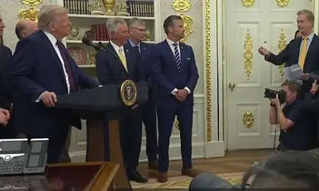 Не в повестке. Трамп назвал сумасшедшими слухи о своей смерти Не в повестке. Трамп назвал сумасшедшими слухи о своей смерти