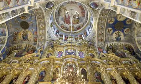 В Киево-Печерской лавре «дерусифицируют» росписи Успенского собора В Киево-Печерской лавре «дерусифицируют» росписи Успенского собора