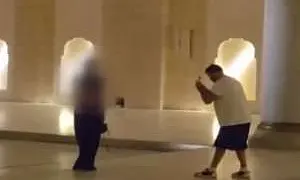 В Турции задержали россиян за поцелуй в мечети В Турции задержали россиян за поцелуй в мечети