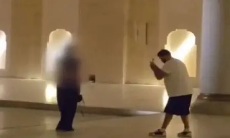 В Турции задержали россиян за поцелуй в мечети В Турции задержали россиян за поцелуй в мечети