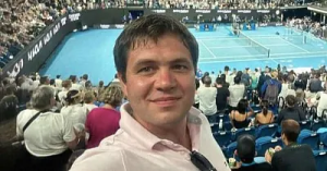 Главреда телеграм-канала Baza Трифонова забрали на допрос по делу о превышении полномочий