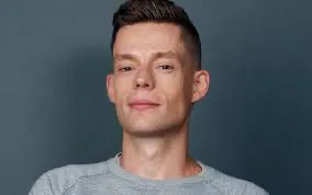 Журналиста Юрия Дудя* заочно арестовали в России