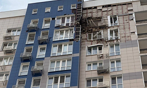 Украинский БПЛА атаковал жилой многоквартирный дом в Белгороде