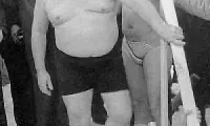 ДМИТРИЙ ВОЛЖСКИЙ: МЫЛЬНЫЙ ПУЗЫРЬ НАД САРАТОВОМ ДМИТРИЙ ВОЛЖСКИЙ: МЫЛЬНЫЙ ПУЗЫРЬ НАД САРАТОВОМ