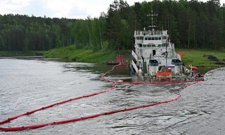 За разлив 79 тонн дизтоплива в Енисее власти Красноярского края потребовали у пароходства 1,2 млрд руб. За разлив 79 тонн дизтоплива в Енисее власти Красноярского края потребовали у пароходства 1,2 млрд руб.