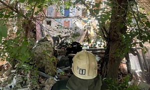 Часть жилого дома обрушилась в Астрахани. Спасатели ищут возможных жертв